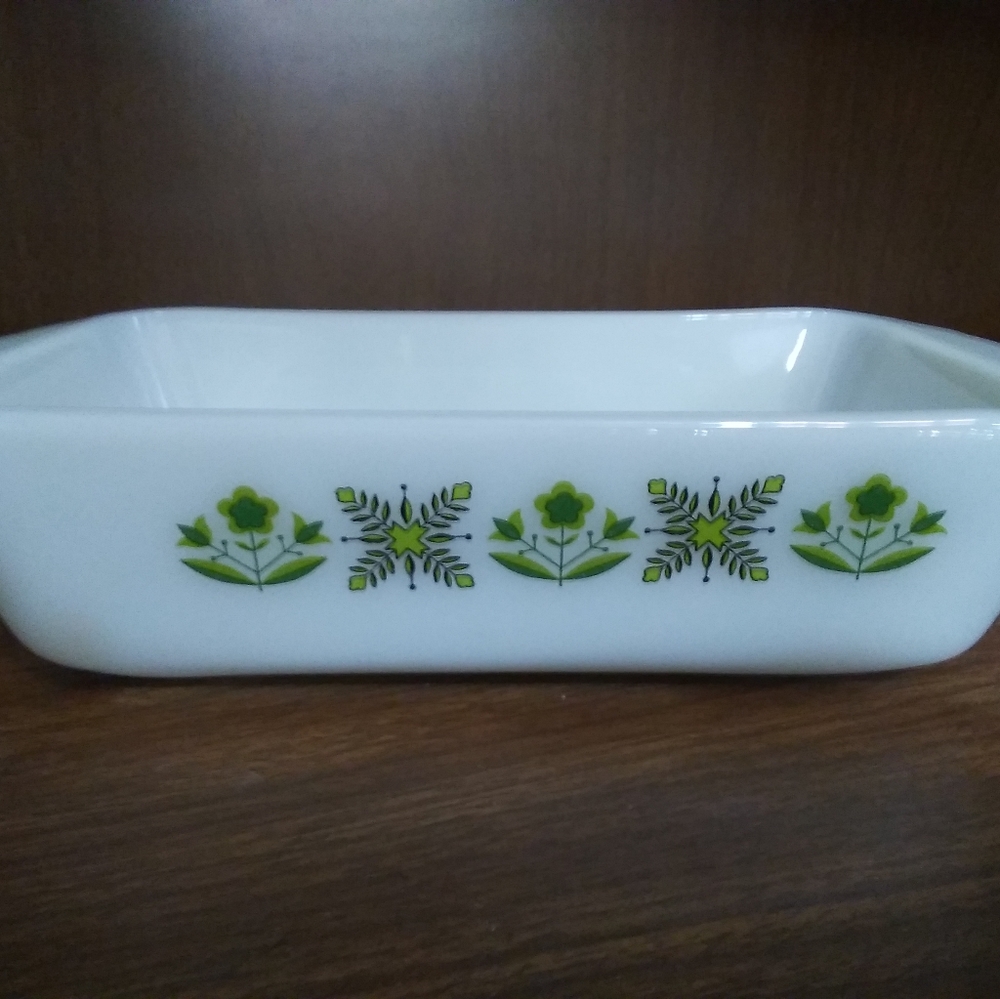 Anchor Hocking vintage dish